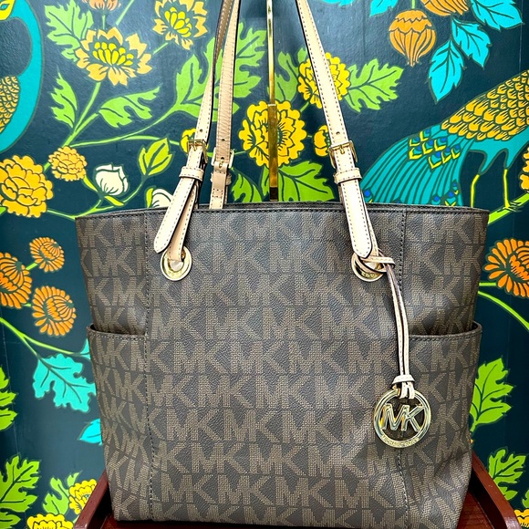 Michael Michael Kors Signature Jet Set East West Brown Large